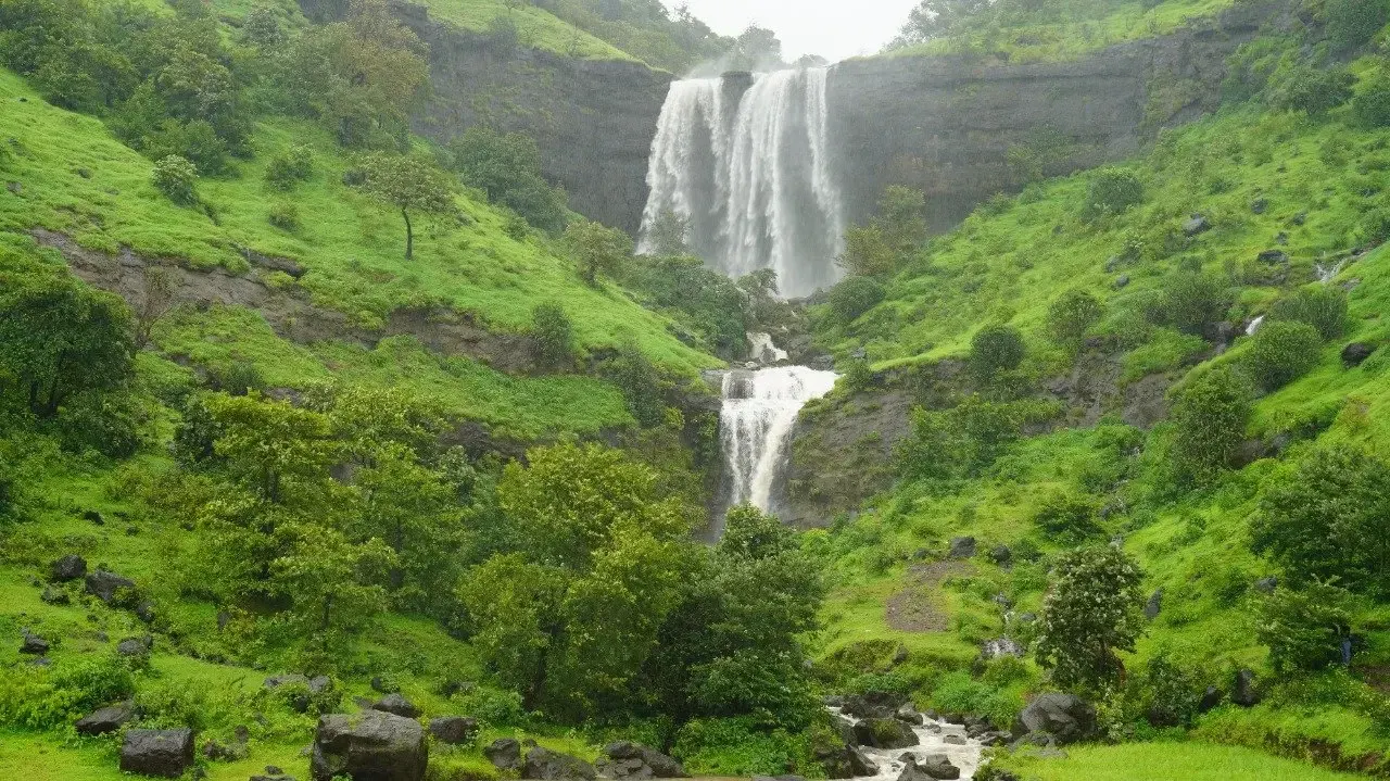 NA Tourist Land — view 5