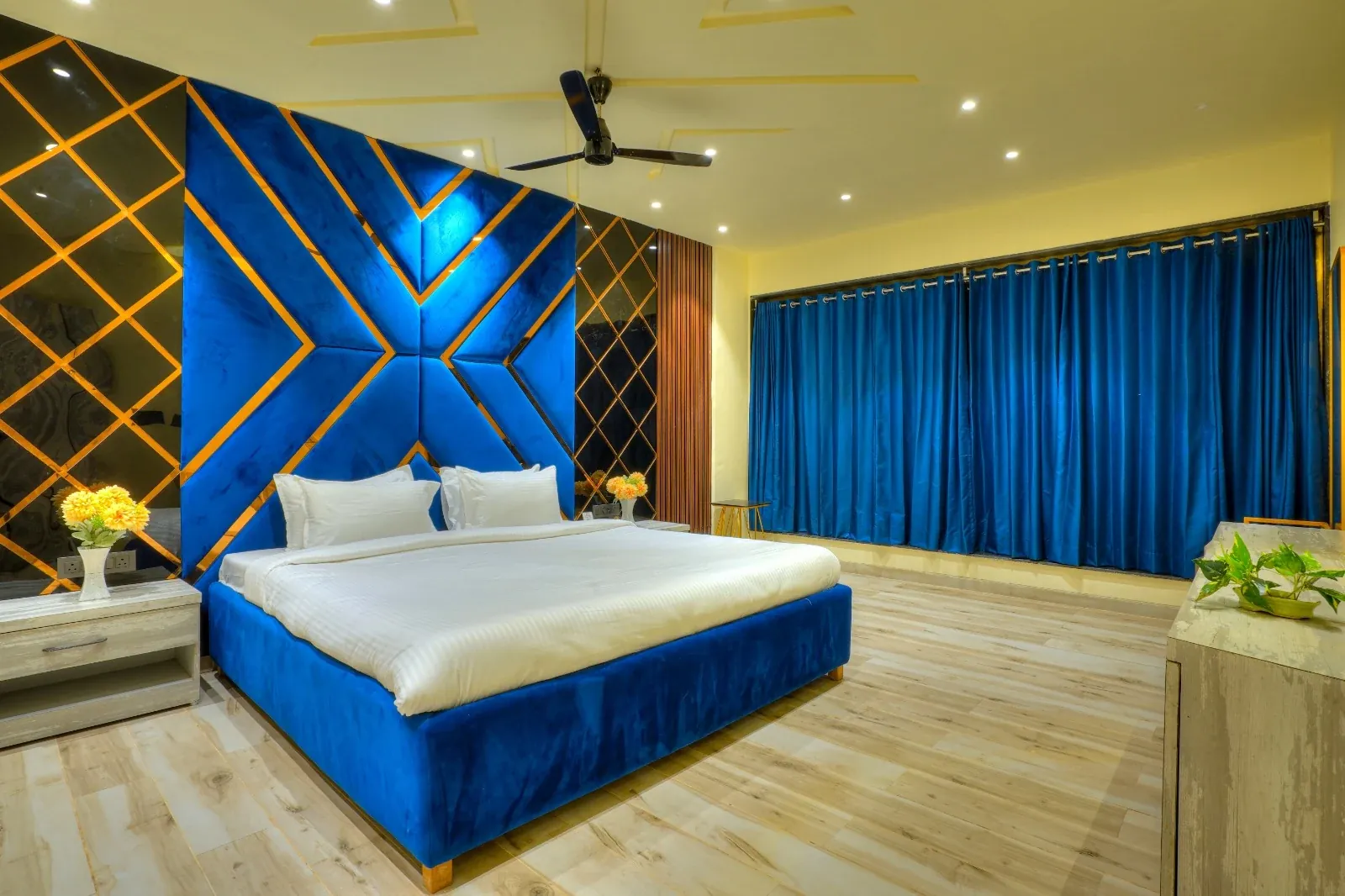 Luxury Villas & Resorts — view 3